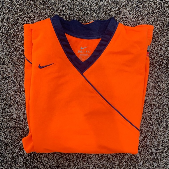 Women’s Nike Jersey/shirt - Picture 2 of 4